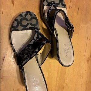 Coach platform Black and Cream Sandal heals